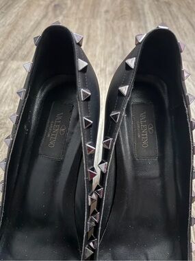 Valentino Black Leather Rockstud Pumps